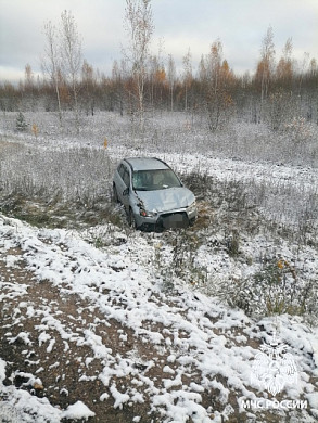 Автомобиль «Митсубиси» улетел в кювет в Заволжском районе